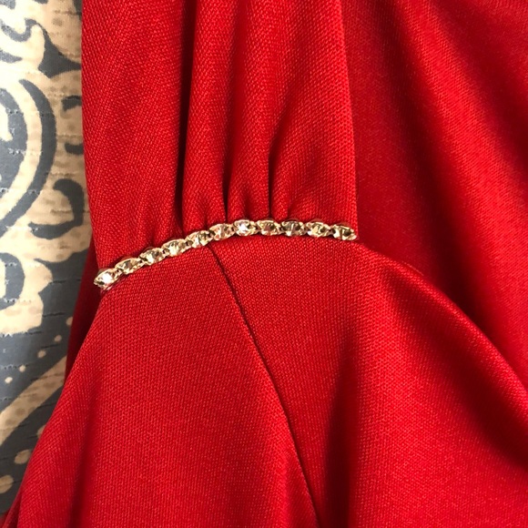 Red dress - Picture 2 of 4